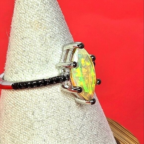 925 Sterling Silver Set: Earrings & Ring Sz 7.5 with Natural Ethiopia Fire Opal. - Picture 12 of 16